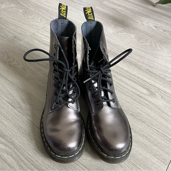 Dr Martens Women 8-Eye Pascal The Original Airware High Top Pewter Boots - Picture 2 of 10